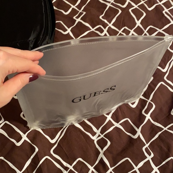 2 Guess Storage Bags - Picture 3 of 6